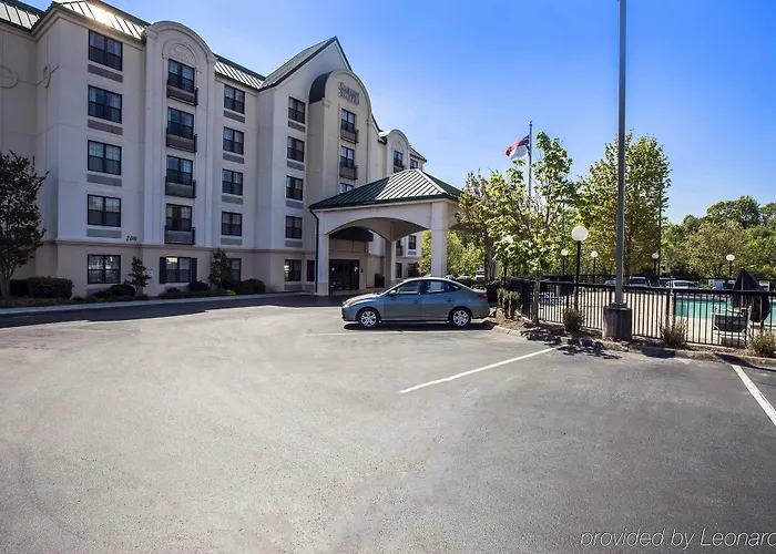 Hotel Comfort Hanes Mall 4*